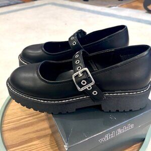 (NWT) Black Mary Jane Shoes - Size 7